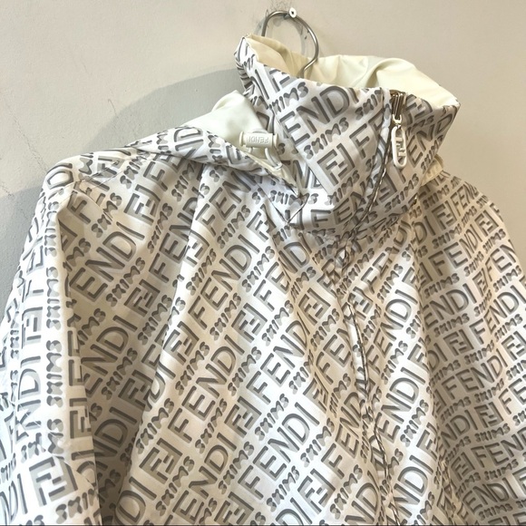 Fendi X Skims windbreaker in white size Small NEW! New with tags! - Picture 8 of 15